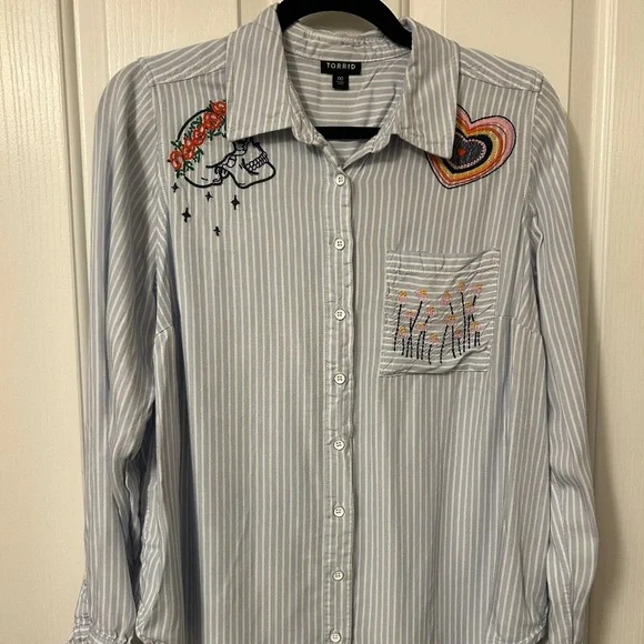 Torrid Lizzie Rayon Twill Embroidered Striped Button Up Long Sleeve Shirt M/L - Picture 2 of 11
